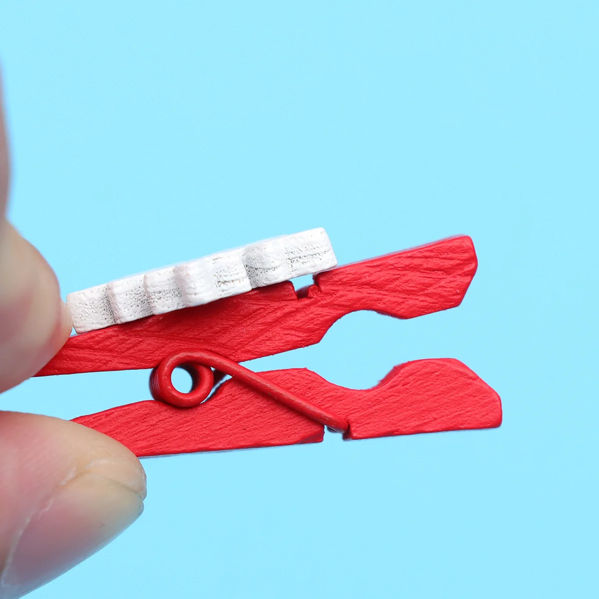 

35Pcs Christmas Snowflake Wooden Clips Cartoon Photo Memo Holder DIY Snack Pegs Decorative Picture Pins Christmas Photo Clip