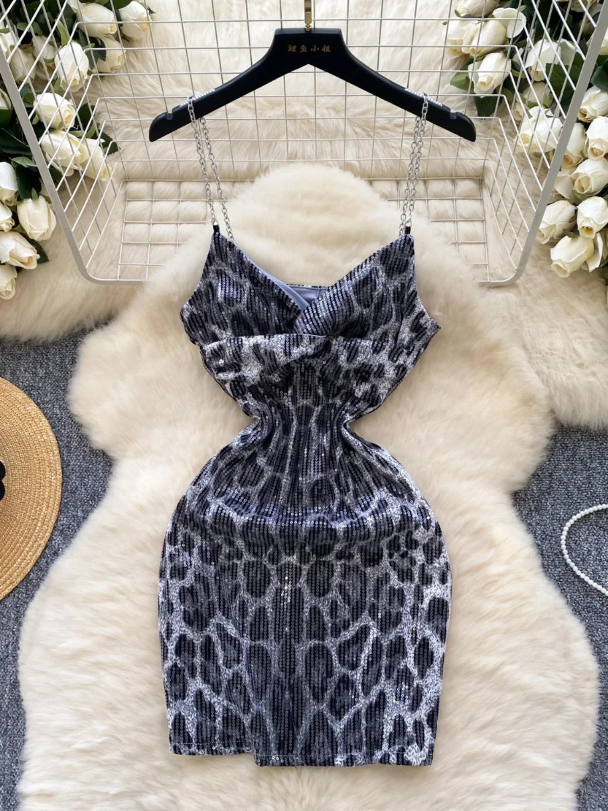 Sexy Girl Suspender Leopard Print Sequin Dress for Women Fashion V-Neck Kink High Waist Slim Hip Wrap Dress Sleeveless