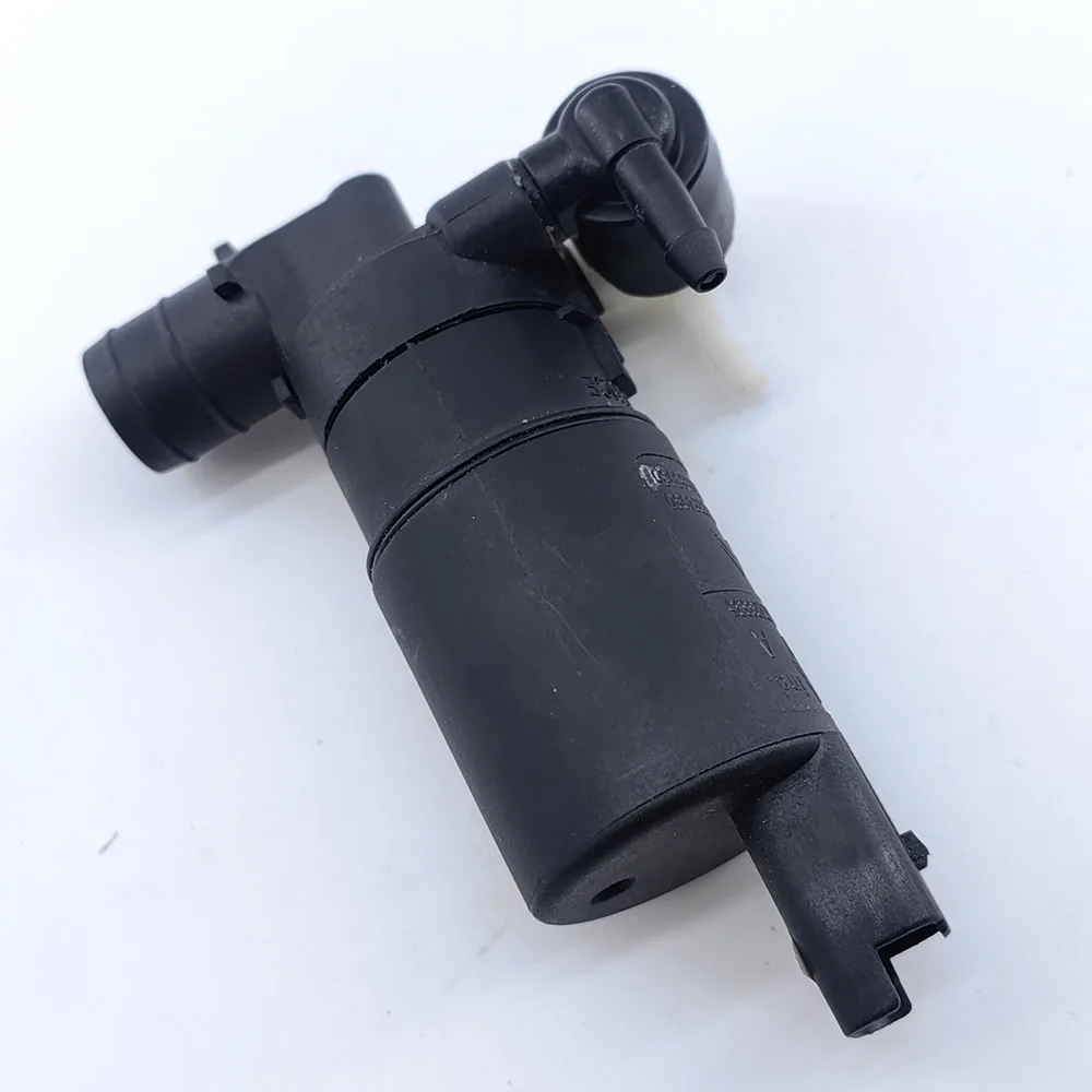 Suitable for Peugeot 1007 206 207A7 207i 307 308 407 408 607 807 Citroen C2 C4 C3A51 C5 II C5X7 C6 C8 WINDOW WASHER PUMP 643475