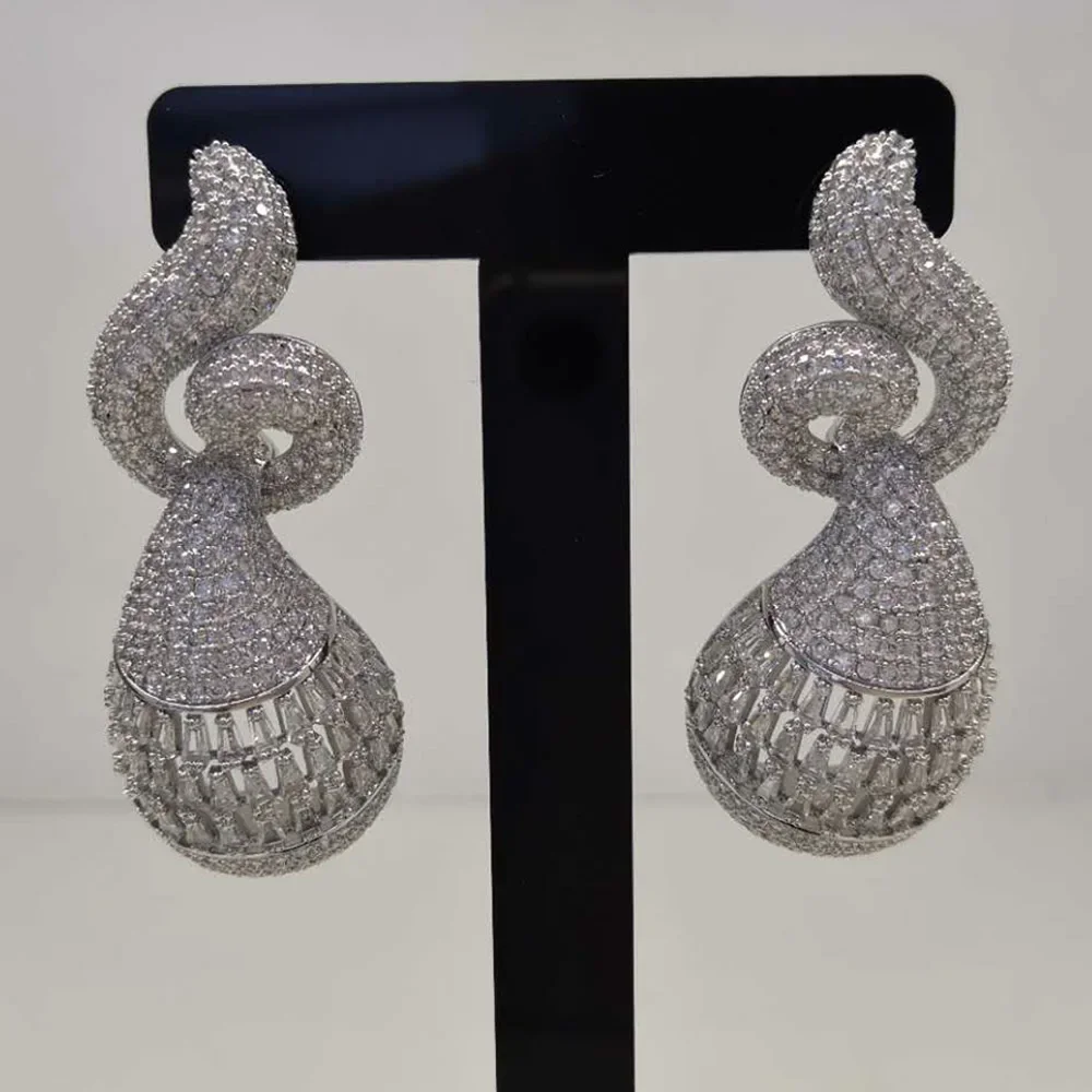 

Soramoore New Flower Charms Long Statement Dangle Earrings For Women Wedding Fashion Cubic Zircon Bohemia Jewelry