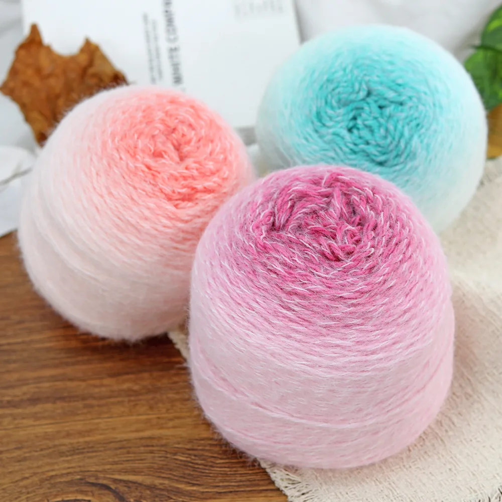 Gradual-length plush yarn, cake yarn, hand-knitted scarf, clothing, hand-woven floral arrangements, blanket yarn, seven-star