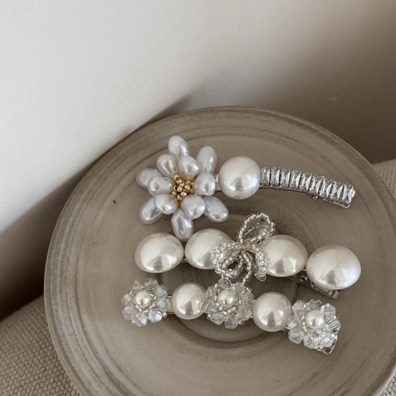 

Exquisite Vintage Pearl Flower Side Hair Clip Baroque Crystal Rhinestone Design Charming Top Barrettes for Girls Non Slip Grip