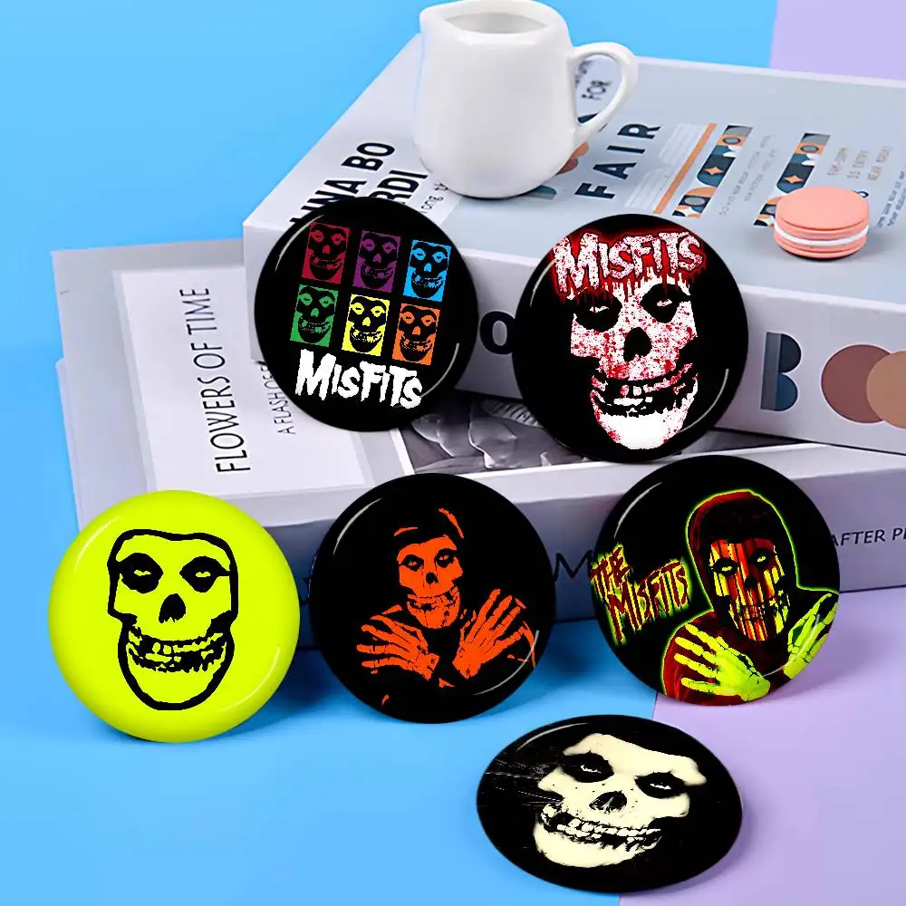 M-Misfits B-Band Creative Pins Funny Round Snap-in Brooch Badge Backpack Hat Accessories Jewelry Gifts for Friend