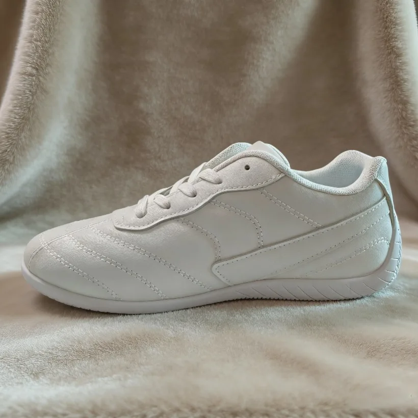 Spring Summer Women's White Minimalist Sneakers Lightweight Casual Walking Shoes for All-Day Comfort Flat Soft Big Size 41 DX903
