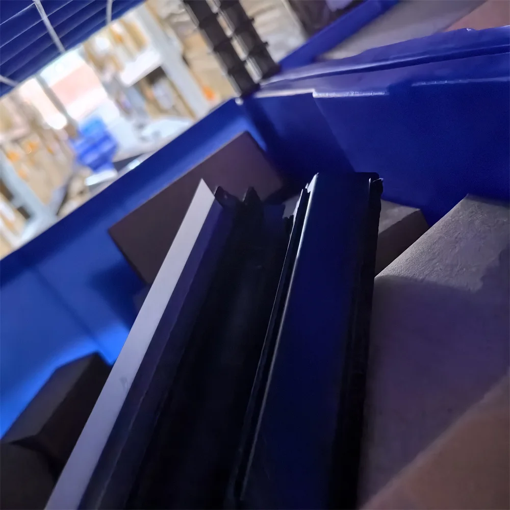 

2pcs. Developer unit cover seal for Xerox DCC 7600 6500 5500 5580 6680 7780 550 560 C75 J75 5065 6550 240 250 242 Copier Parts