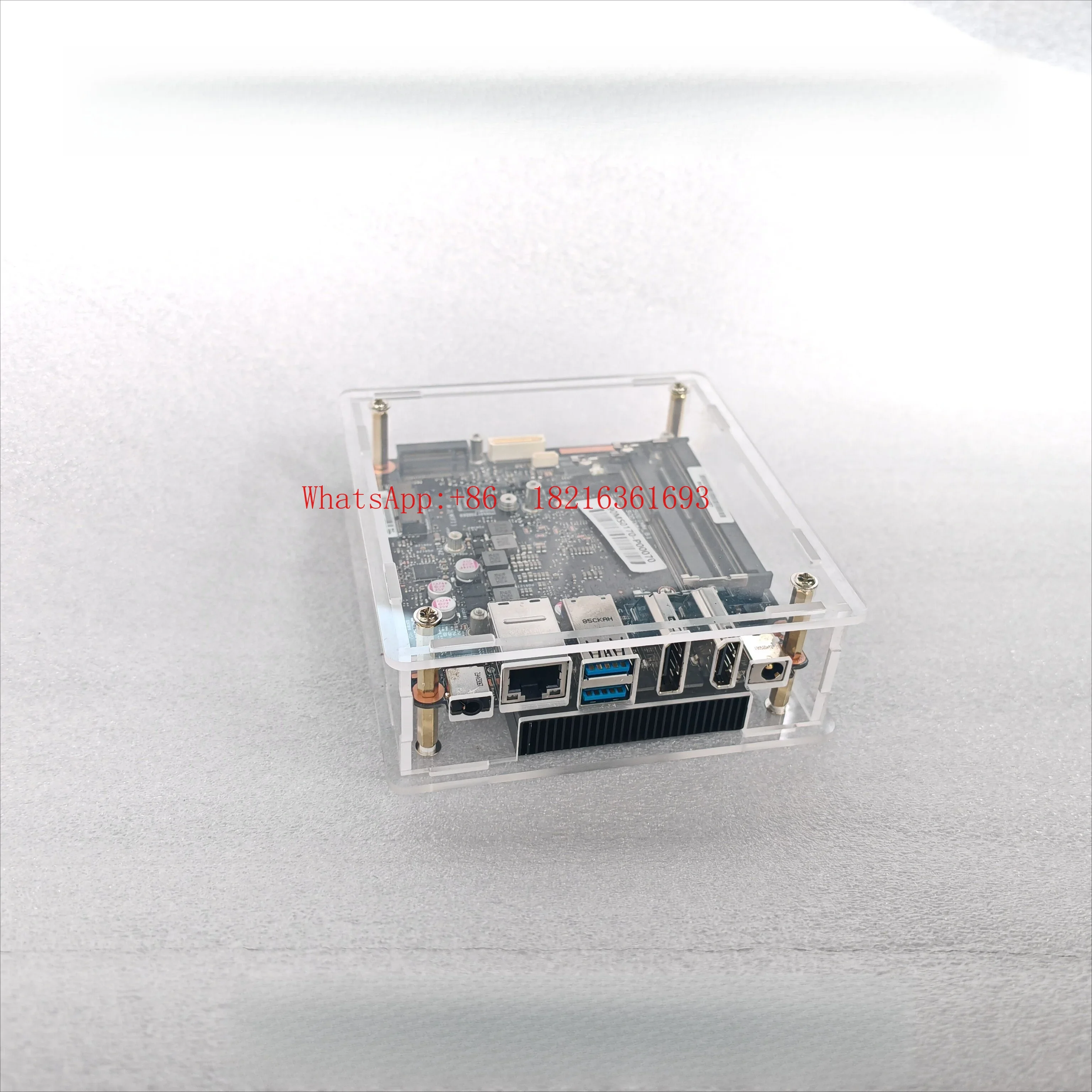 Limited Offer UN68 Main Board Integrated I7 8550u Quad-core Eight-thread CPU Nano-itx 10X10 4K