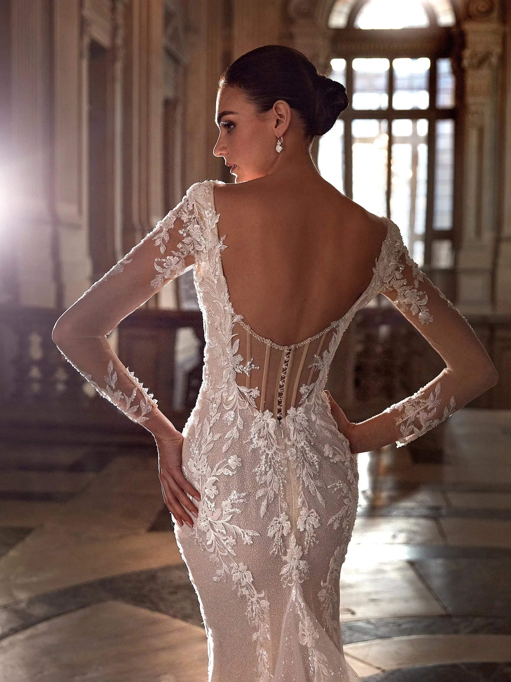 FATAPAESE Customized Wedding Dress Lace Appliques Beading Bodice with Paddings Long Sleeve Backless Chapel Train Bridal Gowns