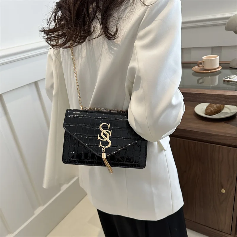 Women Femininity Matching Small Square New Chain Single Shoulder Crossbody Ladies Commute Bag Luxury Design