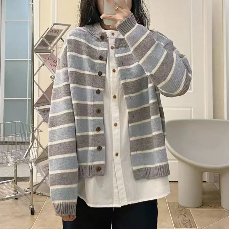 Japoński sweter rozpinany w stylu retro z blokami kolorów i paskami, damski, jesienno-zimowy, nowy, luźny, z okrągłym dekoltem, dzianinowa bluzka, uroczy, kawaii.