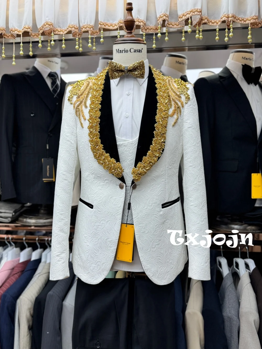 

Новый жаккардовый костюм-тройка для свадьбы, свадебный комплект для жениха, золотистый костюм с кристаллами, мужской приталенный костюм для банкетов и вечеринок, элегантный мужской смокинг