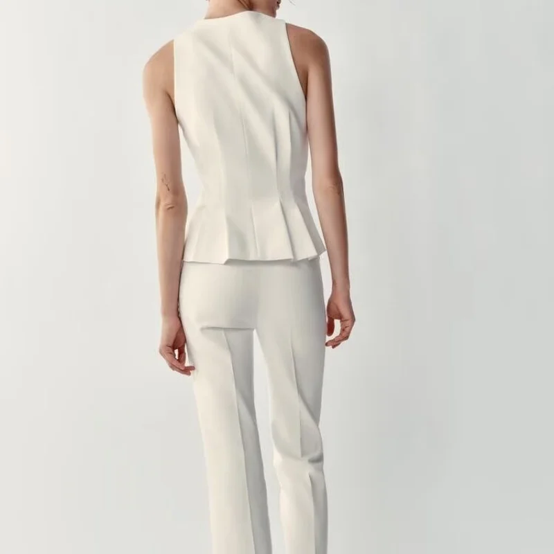 New Autumn 2026 Women's Sleeveless round Neck Waist-Cinched Pleated Design Vest Top Fashionable Slim Fit Single Button Closure