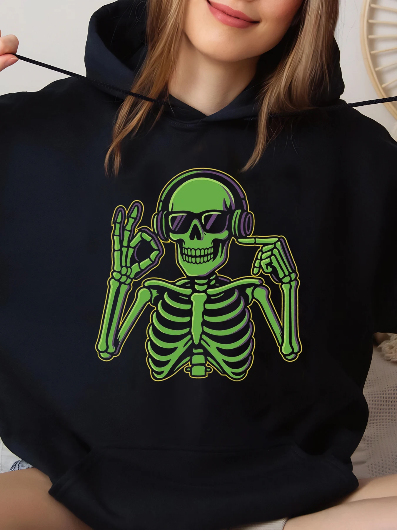 

Зеленый скелет с наушниками и принтом Хэллоуин Толстовка для женщин и мужчин Повседневная одежда Черный Большой размер Большой крой