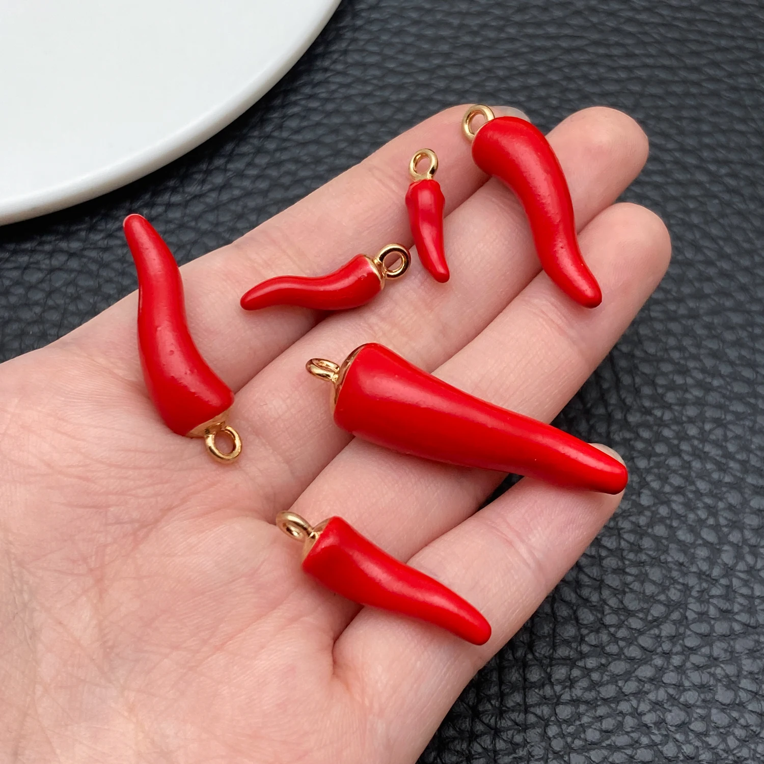 5/10 Uds. De dijes de pimiento de aleación de esmalte rojo, suministros artesanales para pendientes, pulseras, collares y llaveros/acceso de bolsa hechos a mano