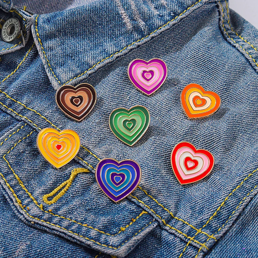 

7Pcs Love Shaped Badges Delicate Corsage Lovely Chic Brooch Exquisite Appearance Eyecatching Costume Accessory