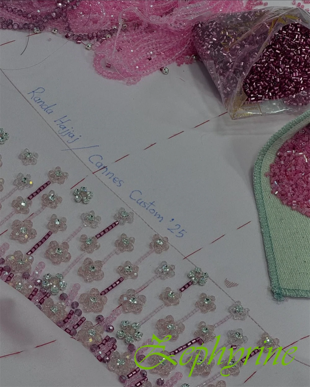 Personalizado de luxo cetim sem alças vestido noite elegante capela trem vestidos baile alta qualidade cristal ocasião especial vestidos