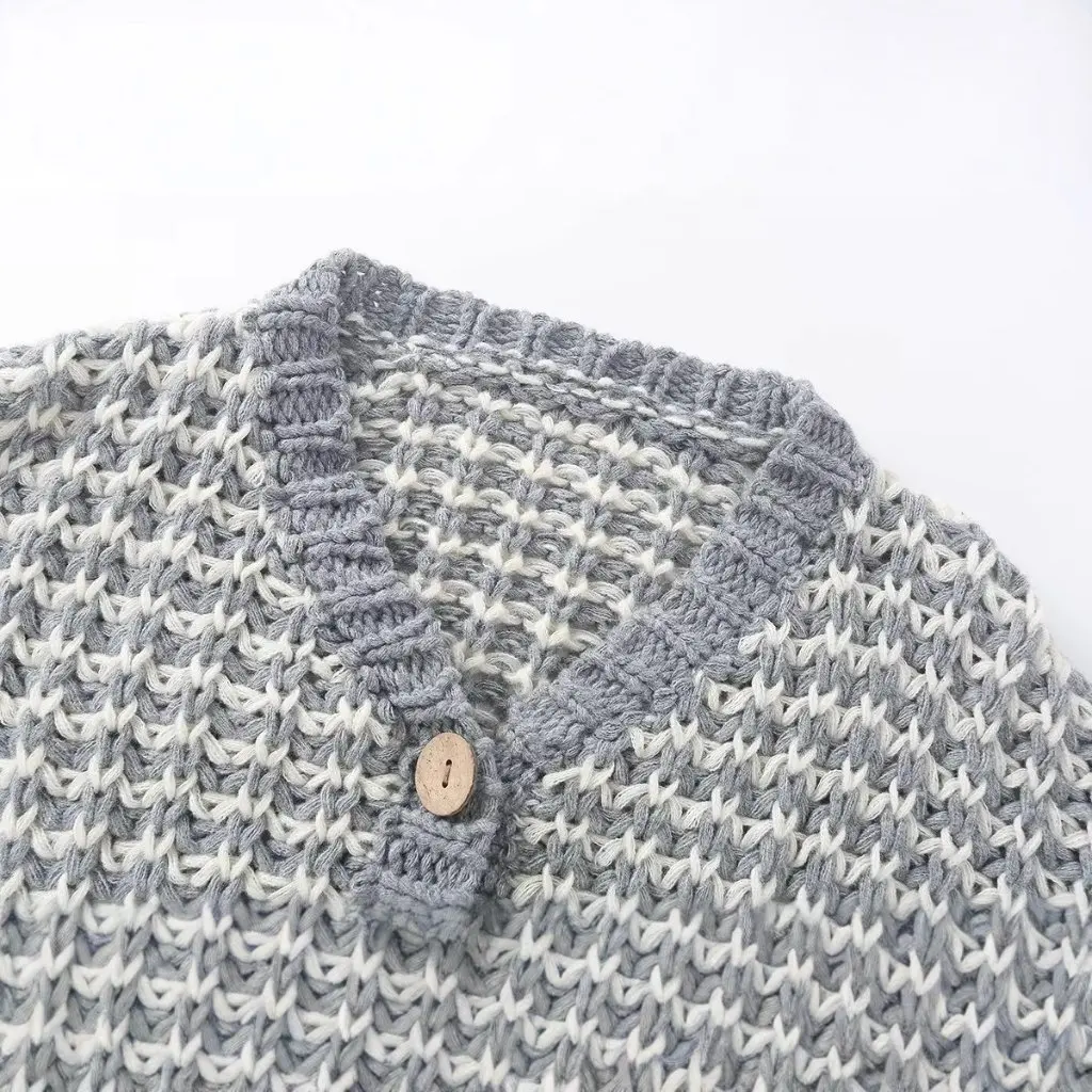 

Women's Loose Casual Knitted Cardigan Autumn Winter Thickened Three Button Color-block Sweater Coat Short Thick Line Design