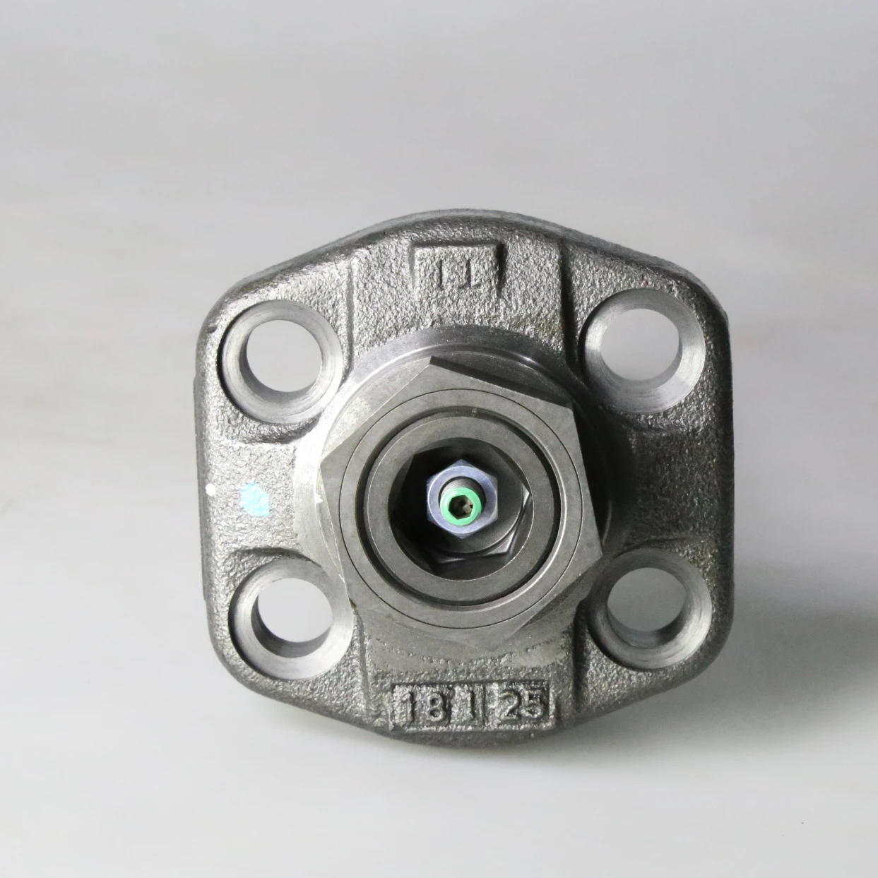 PC200-8 PC210-8 PC220-8 PC240-8 صمام المضخة الرئيسية للحفارة عاصي 708-2L-06650