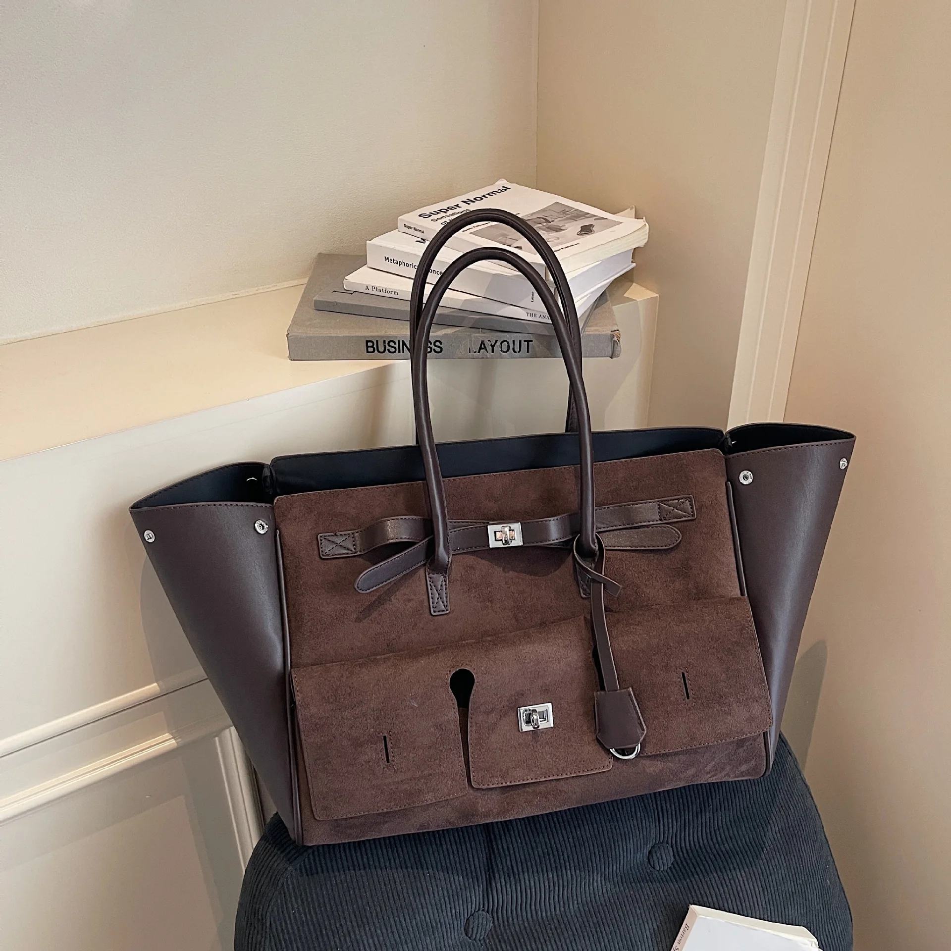 

2025 Unisex Biker Bag, Edgy Shoulder Purse for Women, Spacious Punk Crossbody, Vintage Day to Night Tote, Textured Sling Bag