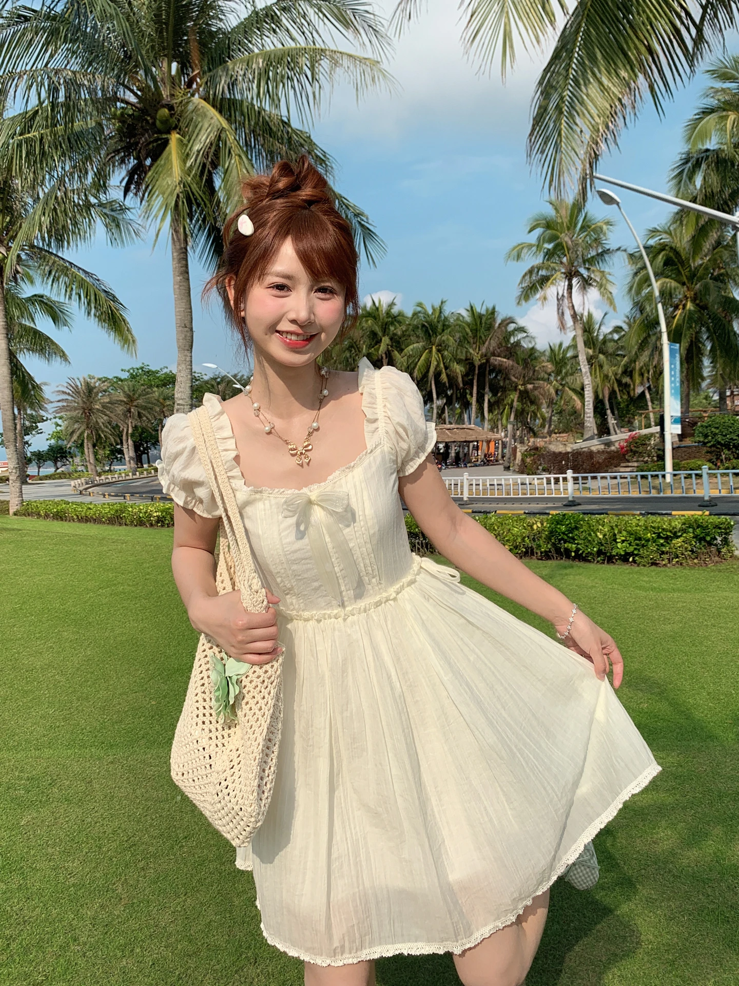 

Sweet Style Ruched Waist Bubble Sleeve Square Collar Short Dress Women's New 2026 Summer Cotton Blend A-Line Dress