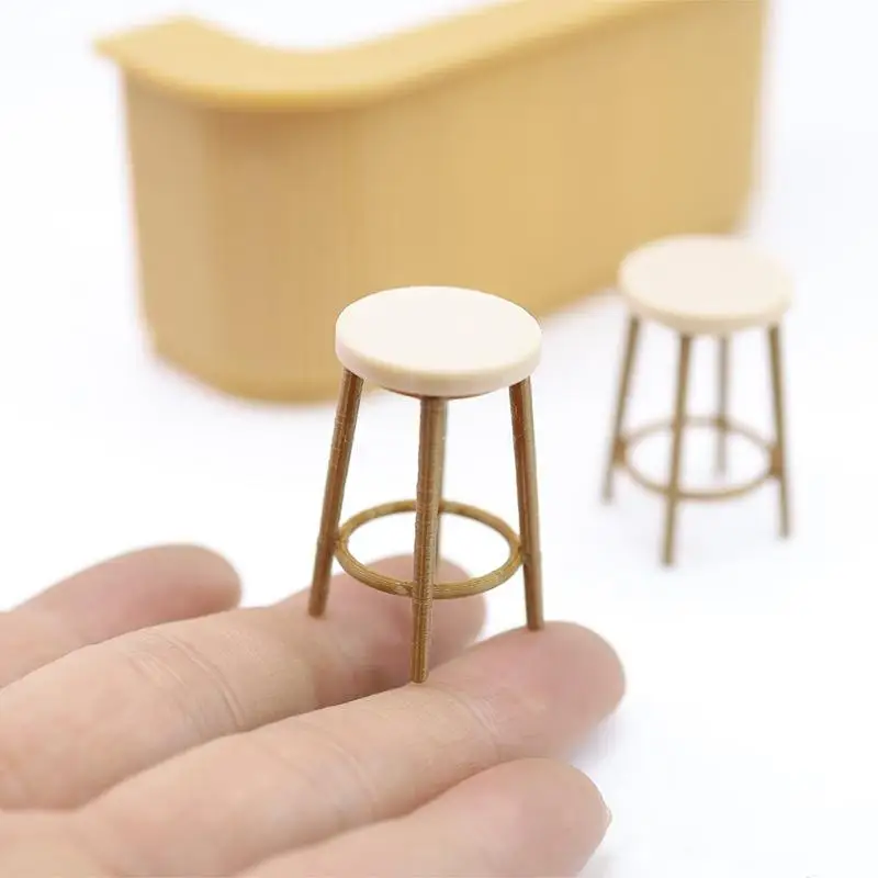 Conjunto de 3 Miniaturas de Mesa e Cadeiras 1:12 para Casa de Bonecas, Modelo de Balcão de Bar, Móveis de Plástico para Brincar, Acessórios para Casa de Bonecas