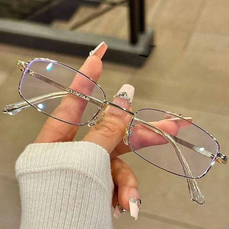 Ultra Light and Fashionable Myopia Glasses with Gold Wire Small Frame, High-definition Full Frame Anti Blue Light Glasses