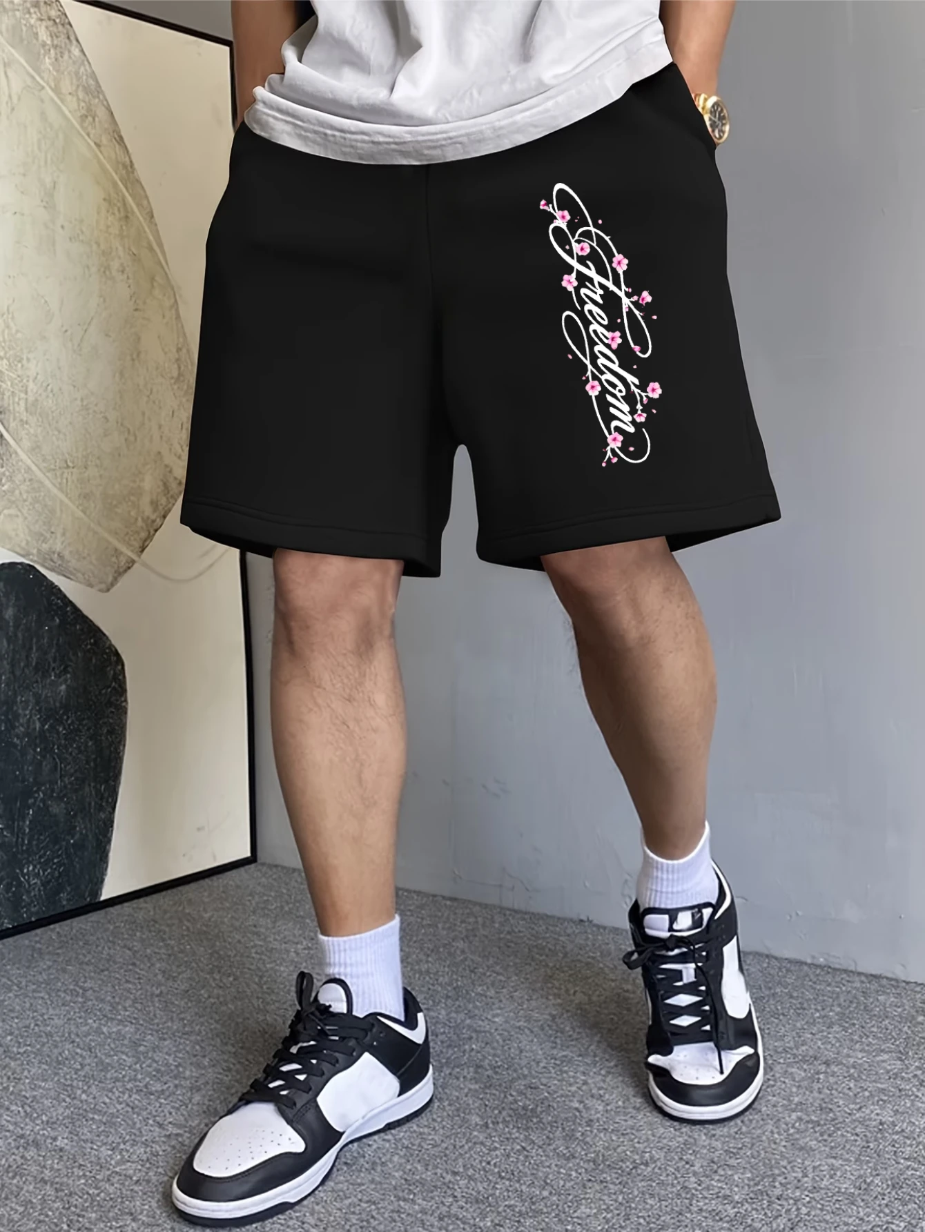 

Men's Casual Sports Shorts with Printed Plum Blossom Letter Pattern, Summer Street Fashion Shorts