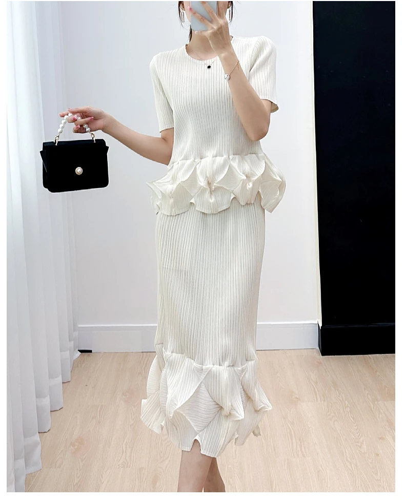 

HOT SELLING Miyake short sleeve o-neck T-shirt + Straight skirt bud suit IN STOCK