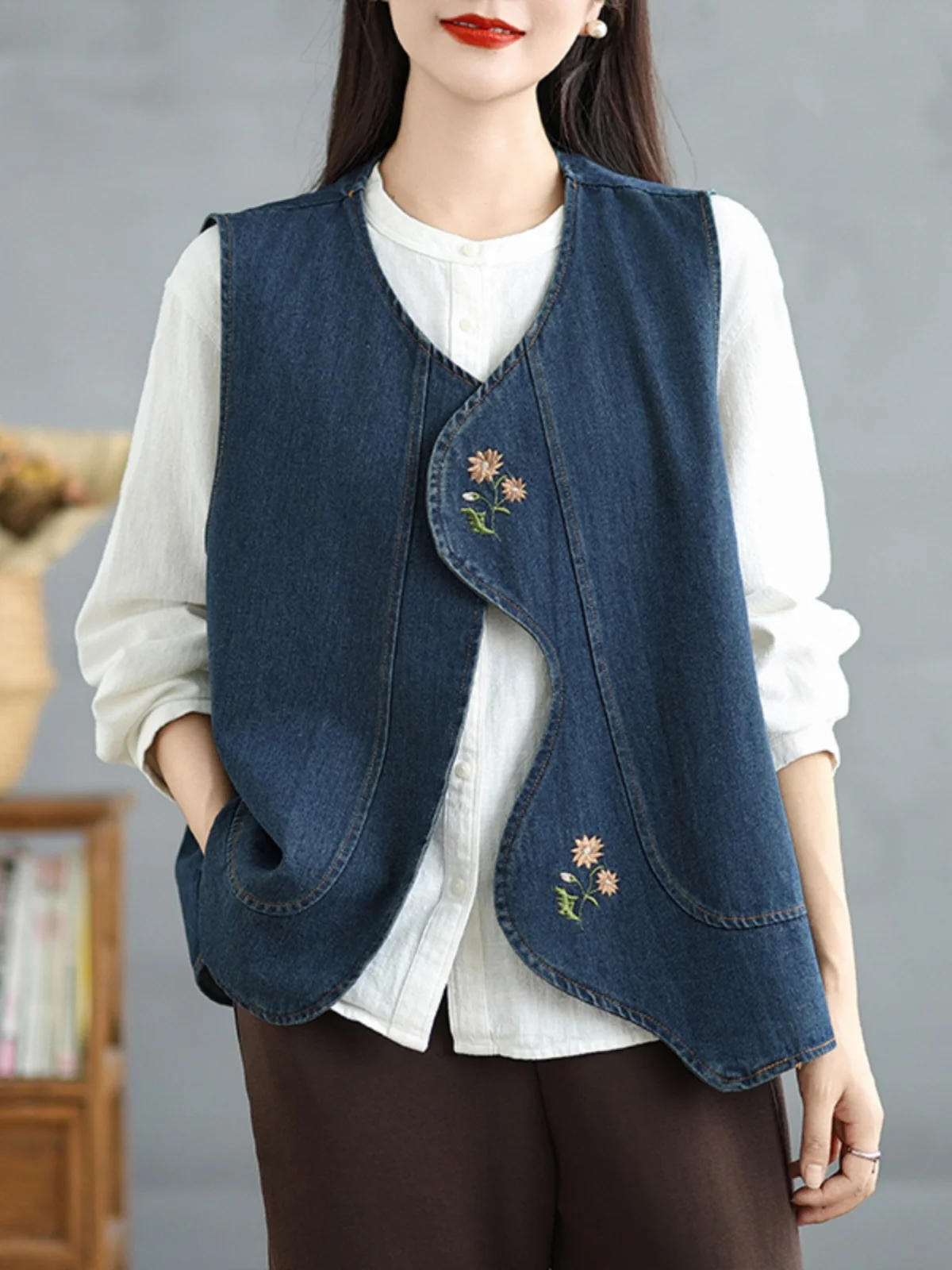 

Retro Japanese Embroidered Asymmetrical Denim Vest Women's Spring Autumn Svel Casual Tank Top Jaet Cotton 70%