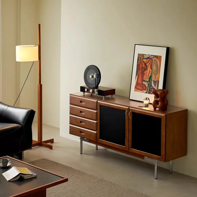 Zijkast massief hout, retro Scandinavisch, opbergruimte en opbergruimte voor thuis, antieke kist in de woonkamer