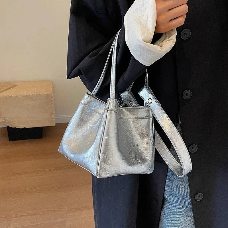 

Advanced Beauty Style Silver Crossbody Bags for Women Fashion Handbags Short Top Handle Leather Luxury Brand Party Tote Bag