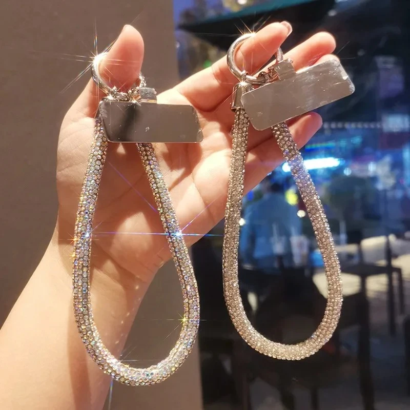 Luxury Full Diamond Phone Lanyard with Metal Clip Universal Short Chain Handheld Wrist Flash Accessory for Mobile Phones