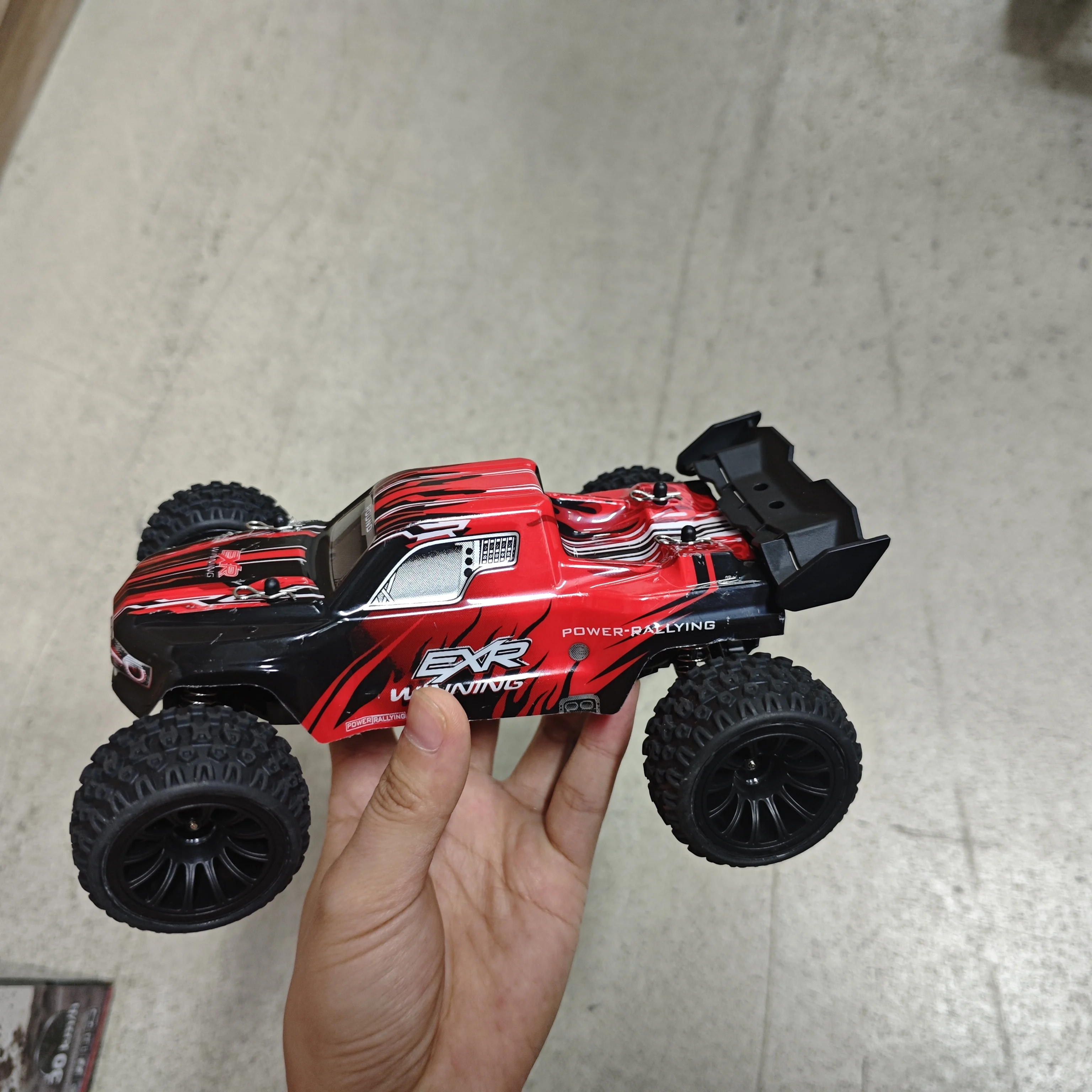 

WLtoys 1/24 RC Car 244018 2WD 30KM/H Off-Road Climbing Car With Gyro Cruise Control Model Drift Racing Car Toy Kids Adults