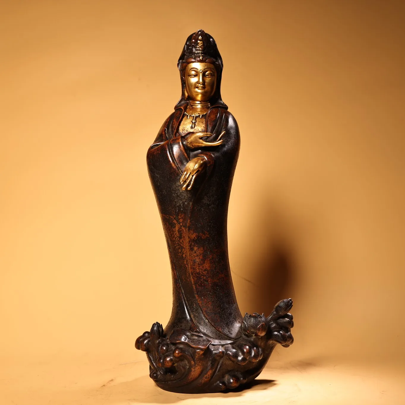 

Old Purple Bronze Gilded High relief Amitabha Buddha Northern Wei Buddha Guanyin Bodhisattva Station Buddha Lotus Throne