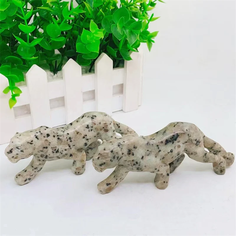 Natural Kiwi Stone Cheetah Panther Carving Healing Polished Gemstone Crafts For Home Decoration Holiday Gift 1pcs