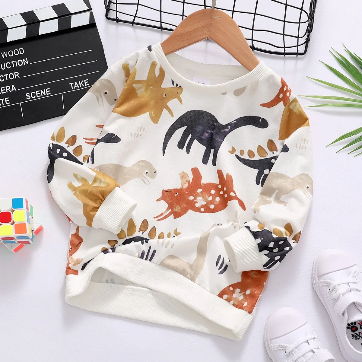 PatPat Baby Boy All Over Cartoon Dinosaur Print Long-sleeve Pullover Sweatshirt Perfect for Outings and Daily Wear Basic Style