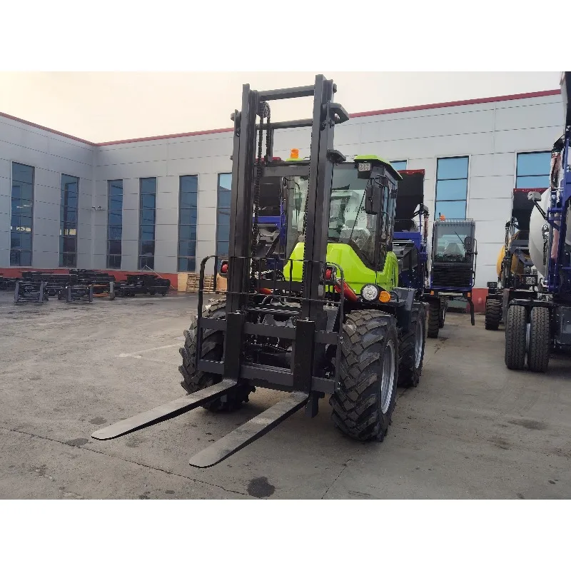 All Terrain Forklift With Hydraulic Mast For Unstable Italian Building Sites Featuring Four Wheel Drive And Large Tires