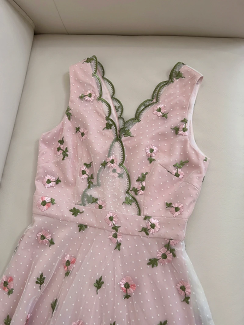 2026년 봄 섹시한 V넥 하이웨이스트 핑크 플로럴 자수 드레스 롱 스커트 여성 의류 스위트 슬레 A라인 드레스