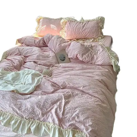 Juego de cama con volantes de encaje estilo princesa coreana rosa, funda nórdica Seersucker agradable para la piel, sábana ajustada/sábana, fundas de almohada