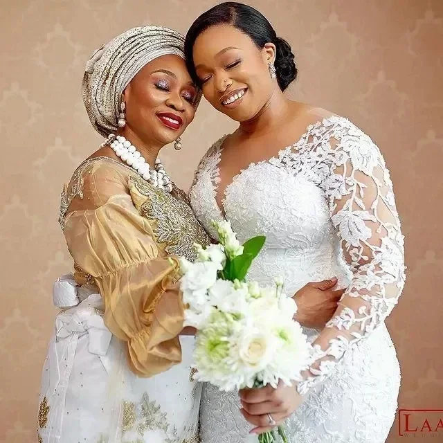 تخصيص حجم كبير العربية Aso Ebi الدانتيل مطرز حورية البحر فساتين الزفاف شير الرقبة طويلة الأكمام خمر فساتين زفاف 2023