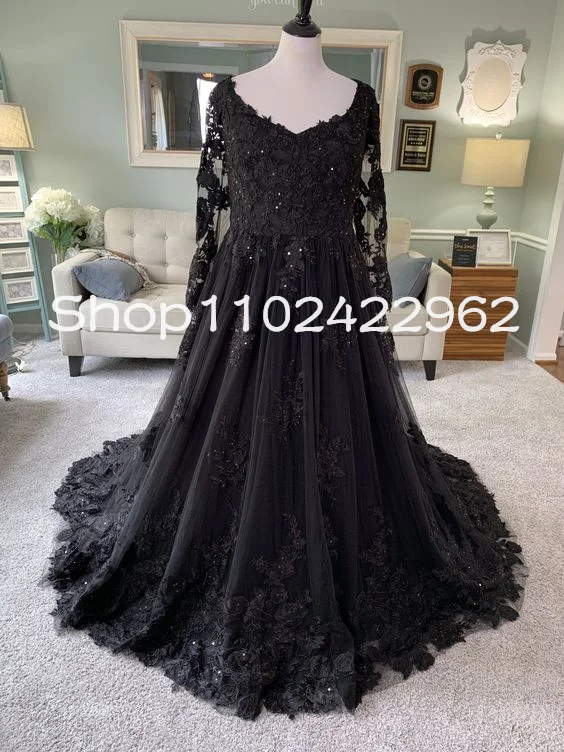 Black Gothic Vintage Wedding Dresses with Illusion Long Sleeve Lace Floral Applique Bohemain Bridal Gown Plus Size