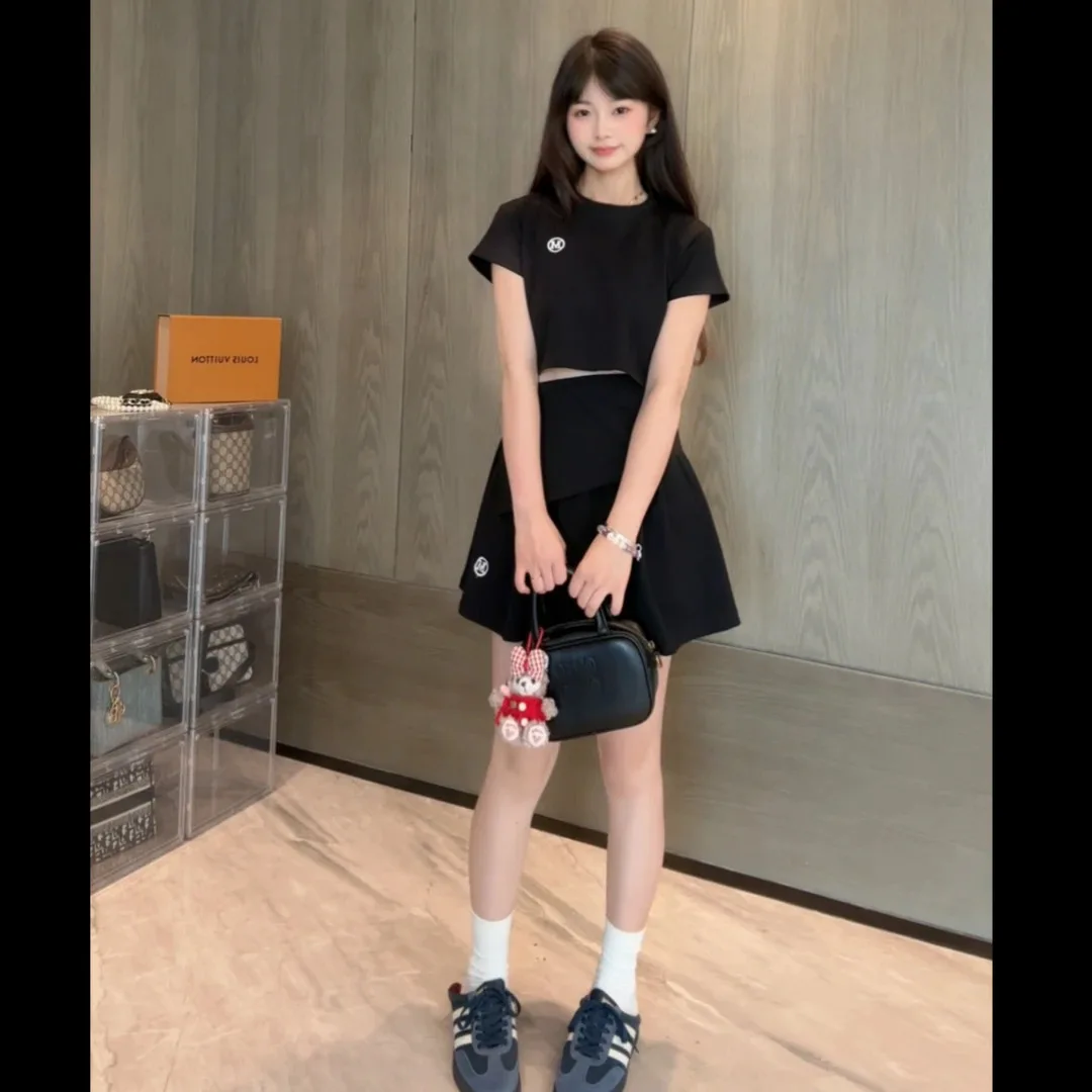 Korean Style Temperament Set Women's Summer New Casual Round Neck T-shirt Short Skirt Slimming Two-piece Set