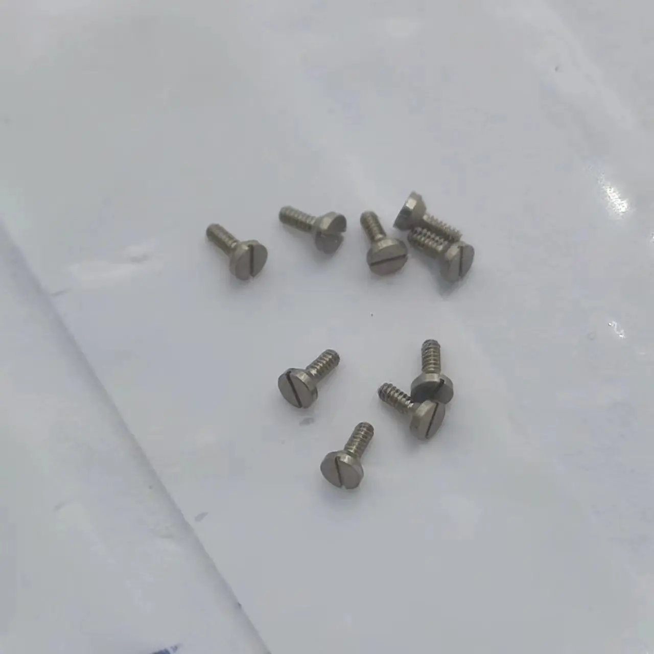 Watch accessories brand new original 8200 movement screw lock letter foot screw letter dial screw 10pcs