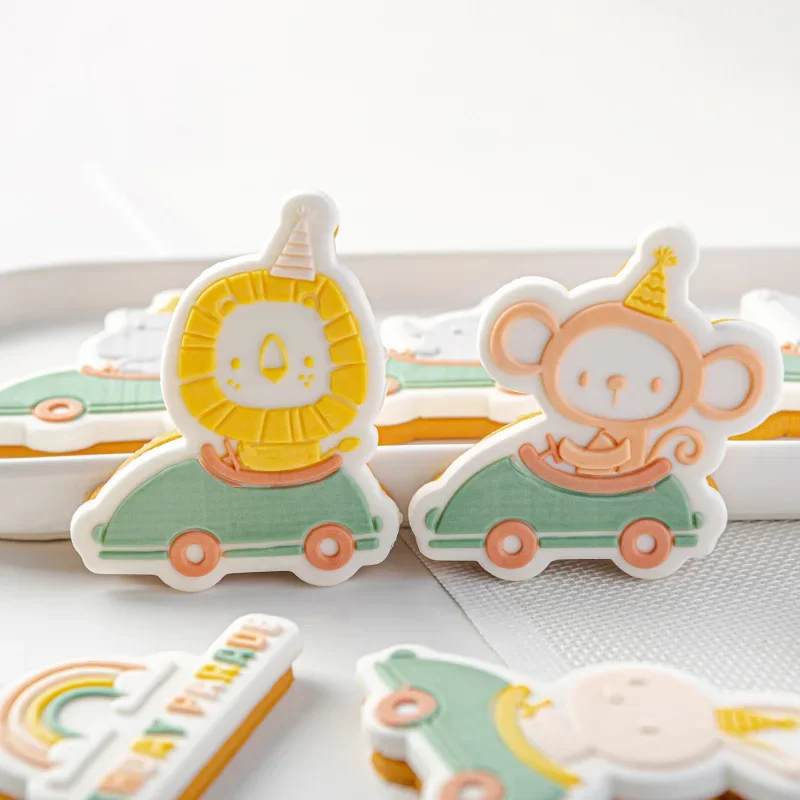 Cartoon Animal Birthday Parade Fondant Biscuit Embossing Die Giraffe Acrylic Icing Cookie Mould Party Dessert Cake Baking Tools