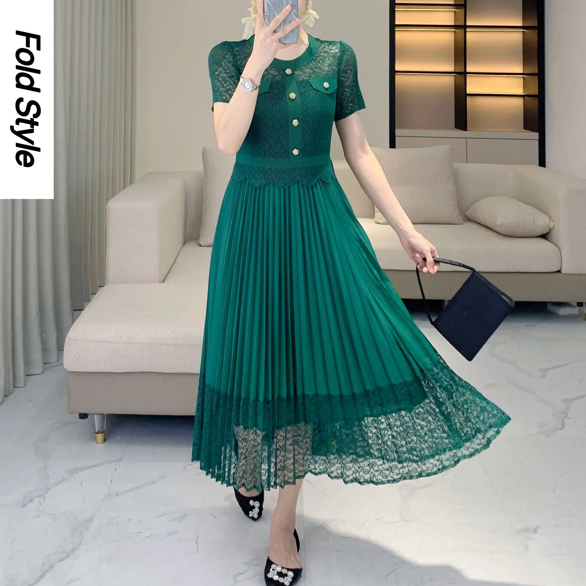 

Miyake Summer Elegant Temperament Skirt Lace Splicing Short-sleeved A-word Skirt Casual Commuting Pleated New Dress Mature