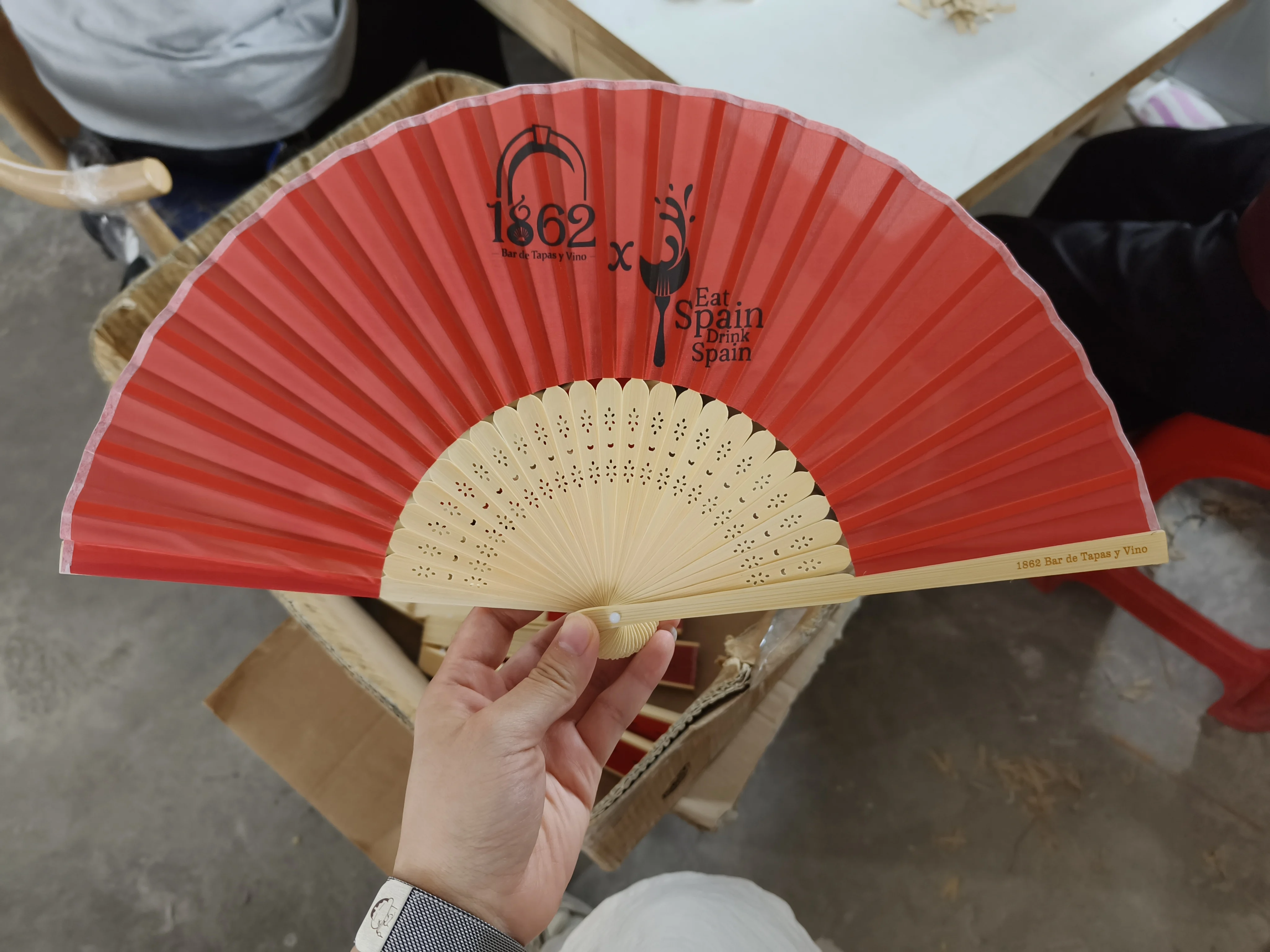100Pcs Personalized Bamboo Folding Hand Fan Print Photos on Fabric for Promotion Art Activity Custom Fan for Anniversary Party view 6