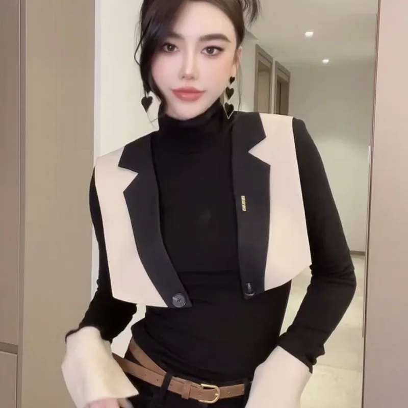 Fashionable Small Fragrance Style Contrasting Base Shirt for Women in Autumn New Slim Half-high Neck T-shirt Age-reducing Top