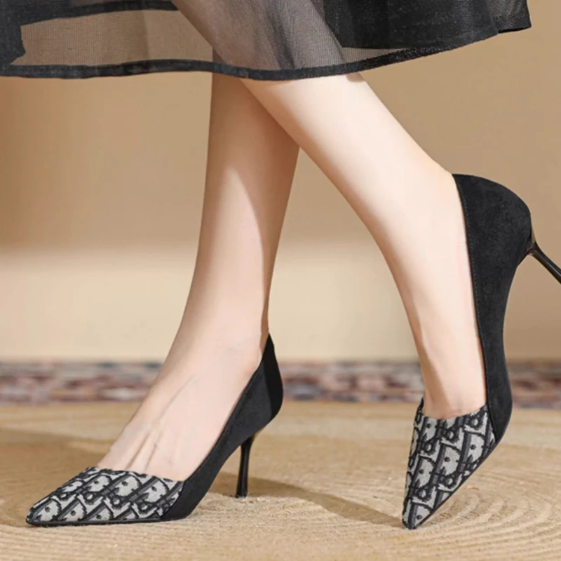 

Black and white color blocked high heels for women, comfortable pointed toe, sexy slim heels, commuting single shoes