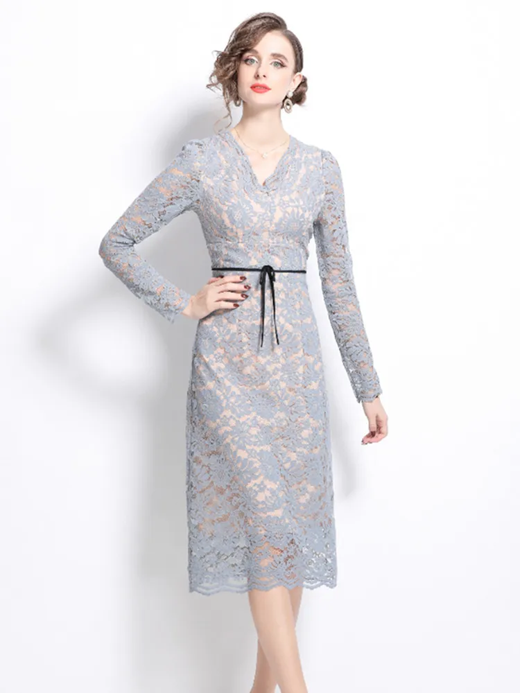 Robe mi-longue en dentelle évidée pour femme, col en V, manches longues, à lacets, bleu clair, élégante, printemps, 2025