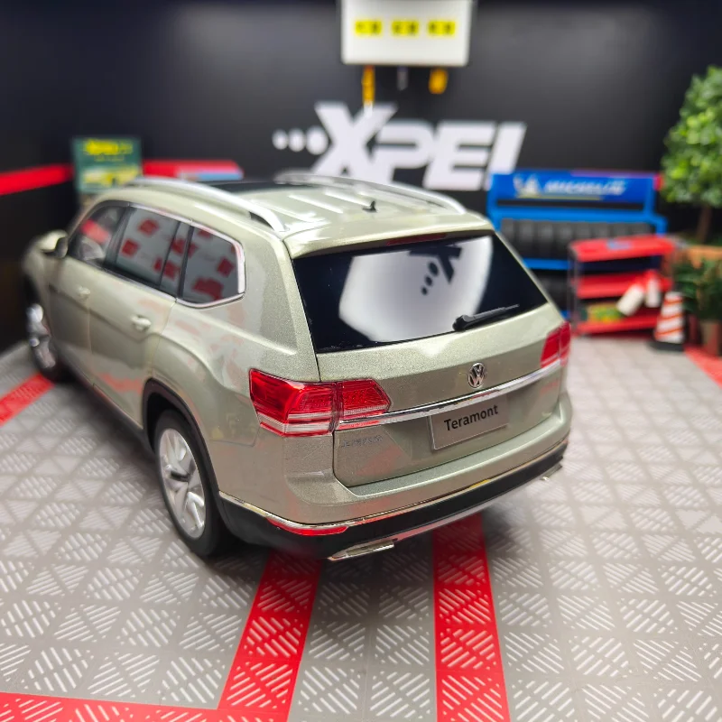 دييكاست 1:18 مقياس SAIC VW Teramont الجيل الأول المصنع الأصلي كامل باب السيارة سبيكة نموذج سيارة لعبة قابلة للجمع