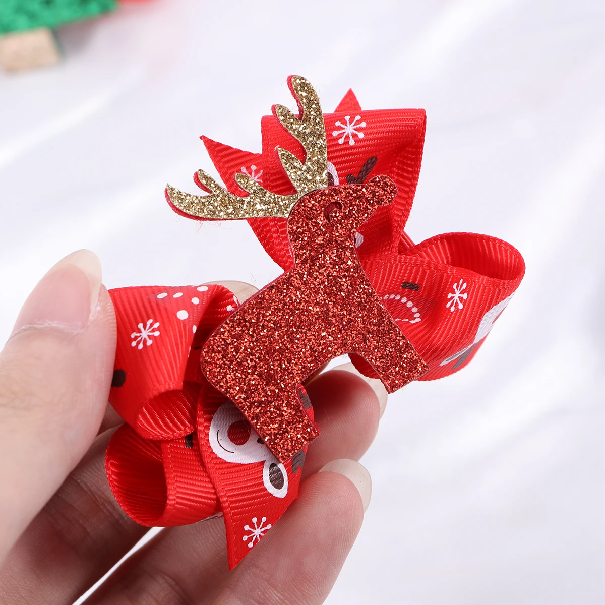 

5 Pcs Christmas Hair Accessories for Girls Shiny Santa Barrettes Kids Hairpins Cloth Sequin Environmental Friendly Easy Party